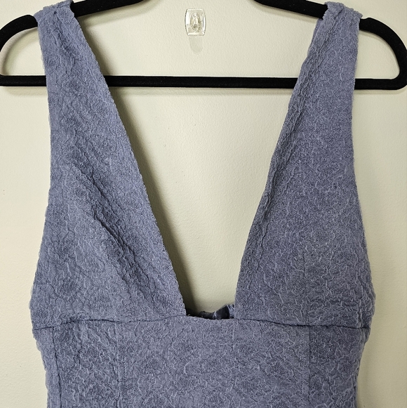 WeWoreWhat Grey Blue Textured Knit V-Neck Mini Dress, Size 6 - Picture 9 of 15